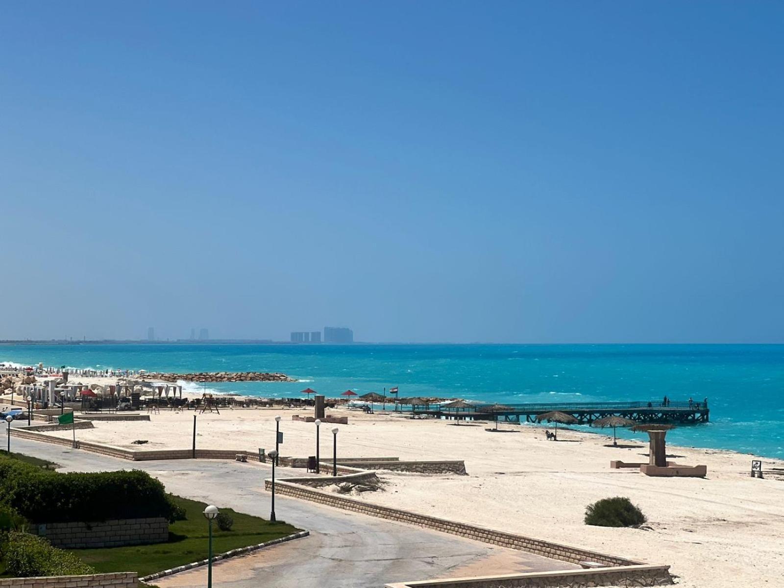 Willa Beachfront Chalet In Green Beach, North Coast El Alamein Zewnętrze zdjęcie