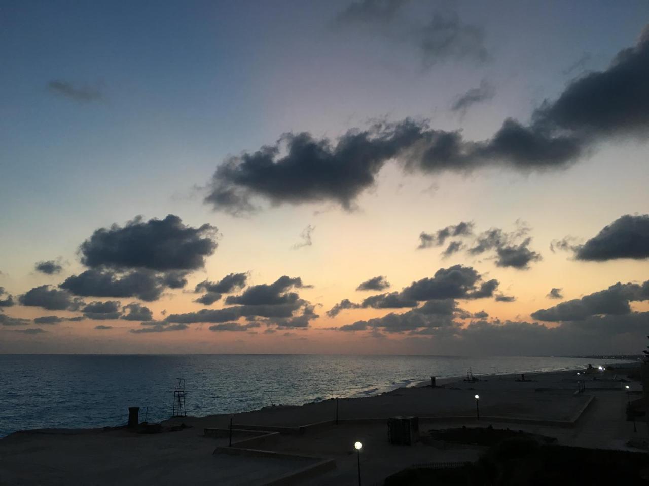 Willa Beachfront Chalet In Green Beach, North Coast El Alamein Zewnętrze zdjęcie